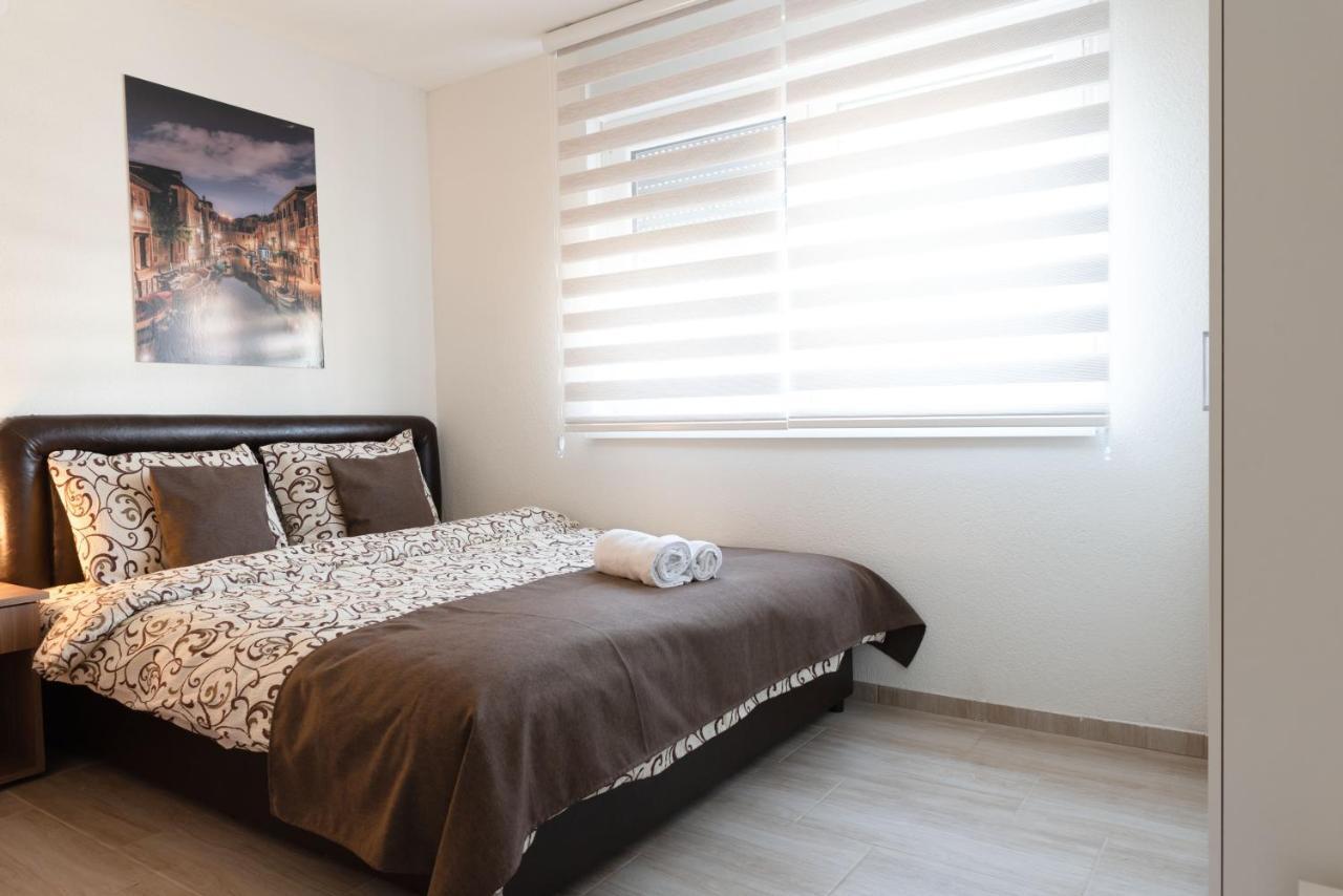 Apartmani Centar Lux New Zrenjanin Exterior photo